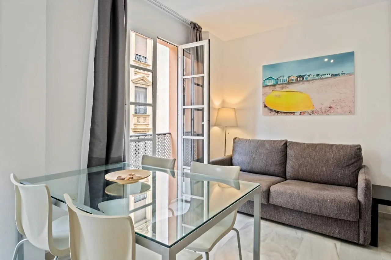 Cozy Cathedral Apartment In Malaga