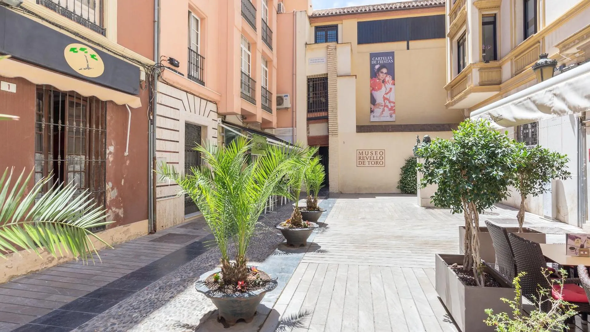 Cozy Cathedral Apartment In Malaga Spain