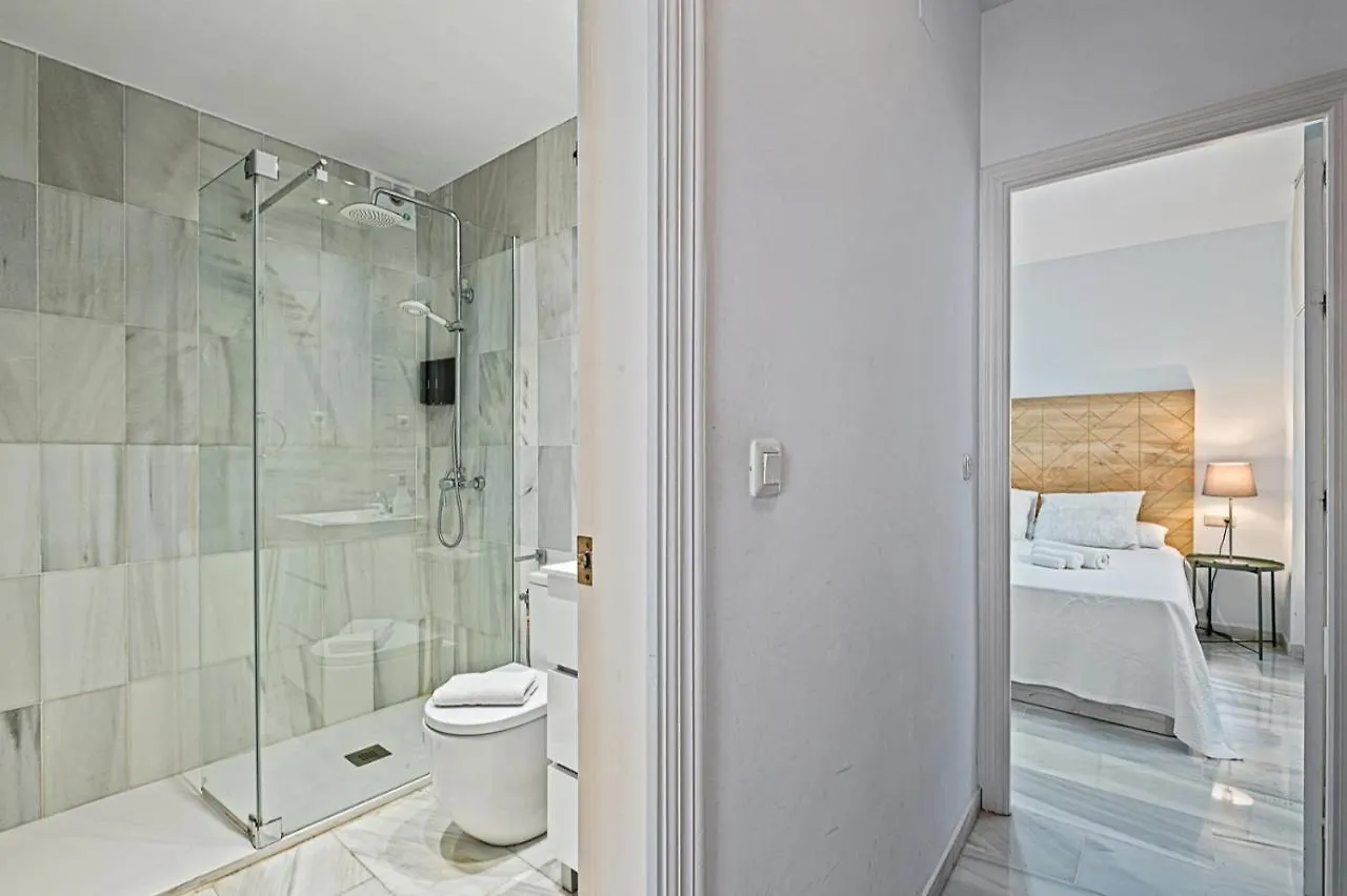 Cozy Cathedral Apartment In Malaga
